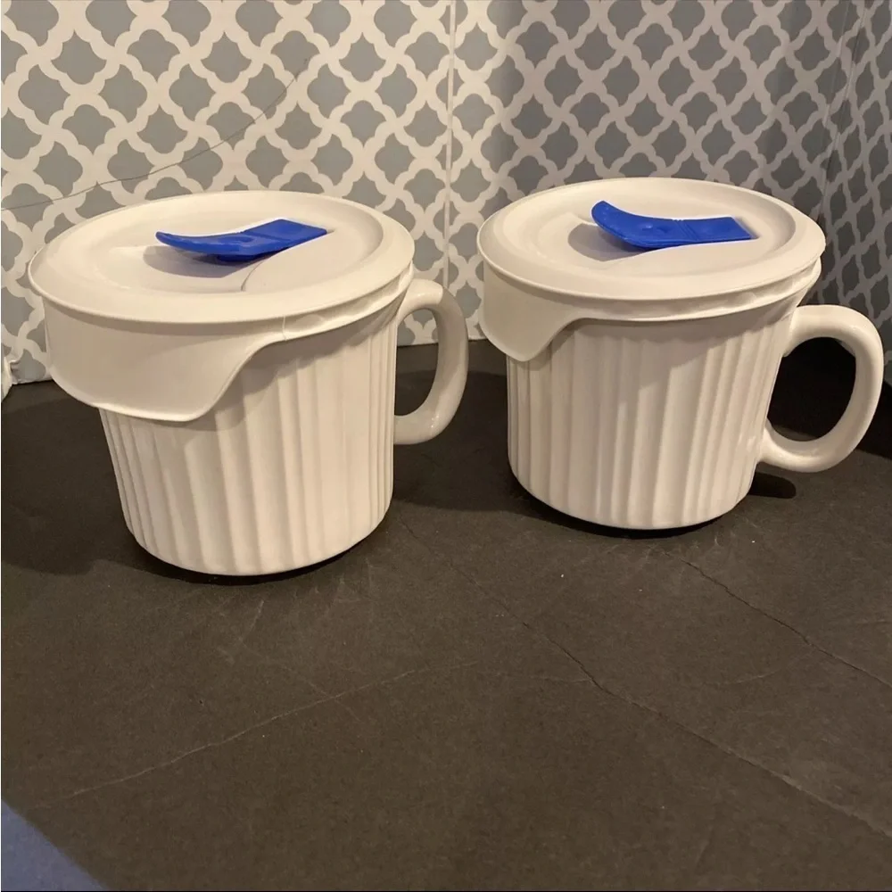 Vintage Pair of Corning Ware Colours White Soup Mug with‎ vented lids